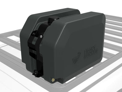WATER TANK WITH MOUNTING SYSTEM / 42L